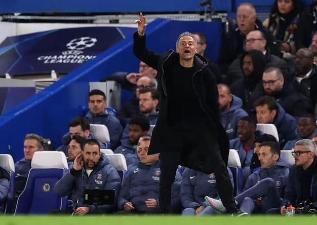 RMC：部分巴黎球员玩纸牌庆祝到深夜，恩里克密切关注下一个对手