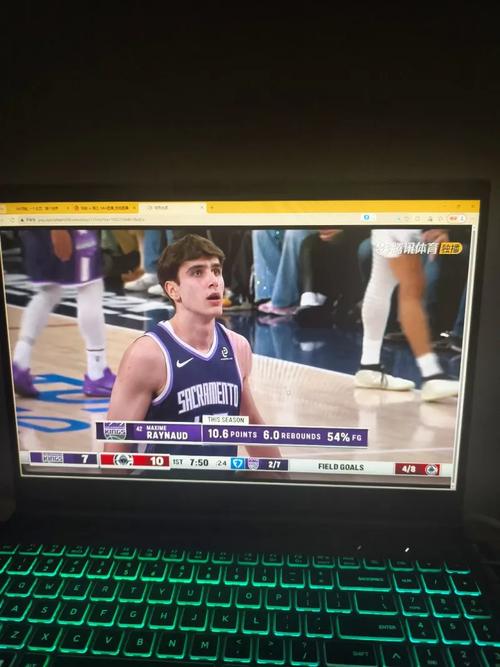 本赛季当雷诺出战30+分钟时场均18.7分10.3板1.6助命中率62.4%