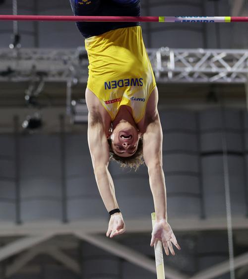 杜普兰蒂斯以6米25打破室内世锦赛男子撑杆跳高纪录，实现四连冠