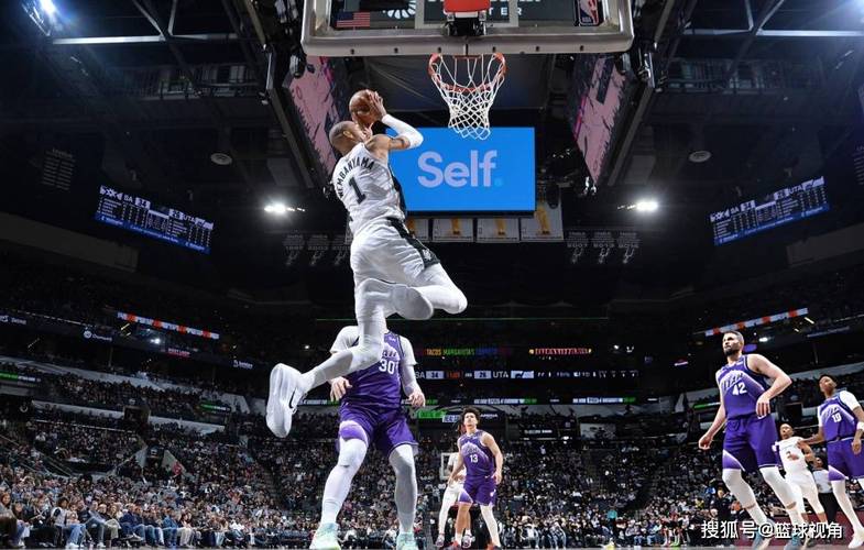 小铁但防守凶！文班亚马半场9中3拿到6分6板3助4帽