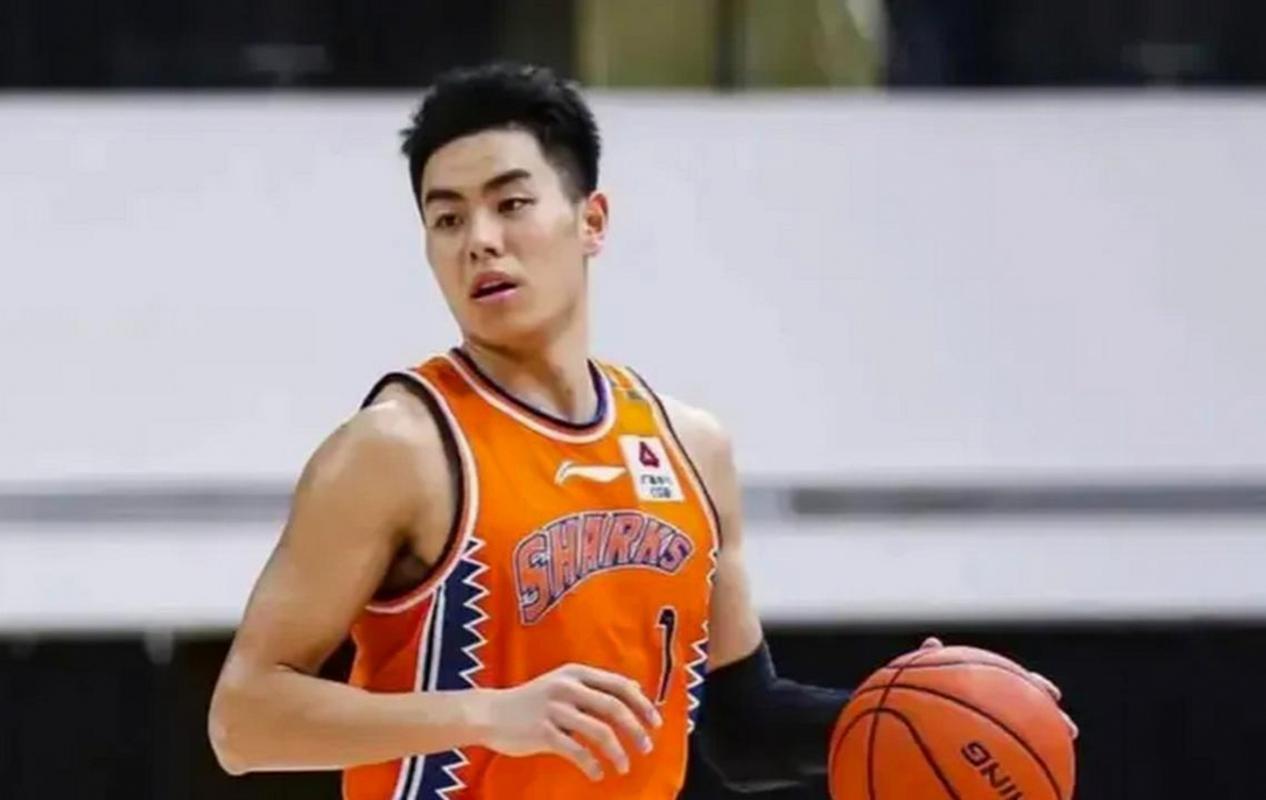 替补齐发力！李添荣三分9中6砍18分偰李永炜8中7贡献17分3板4助