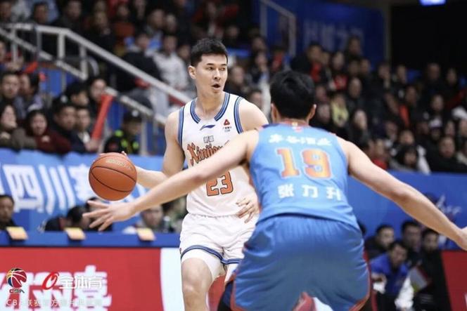 三分挺准也顶不住！新疆全场外线25中13命中率高达52%