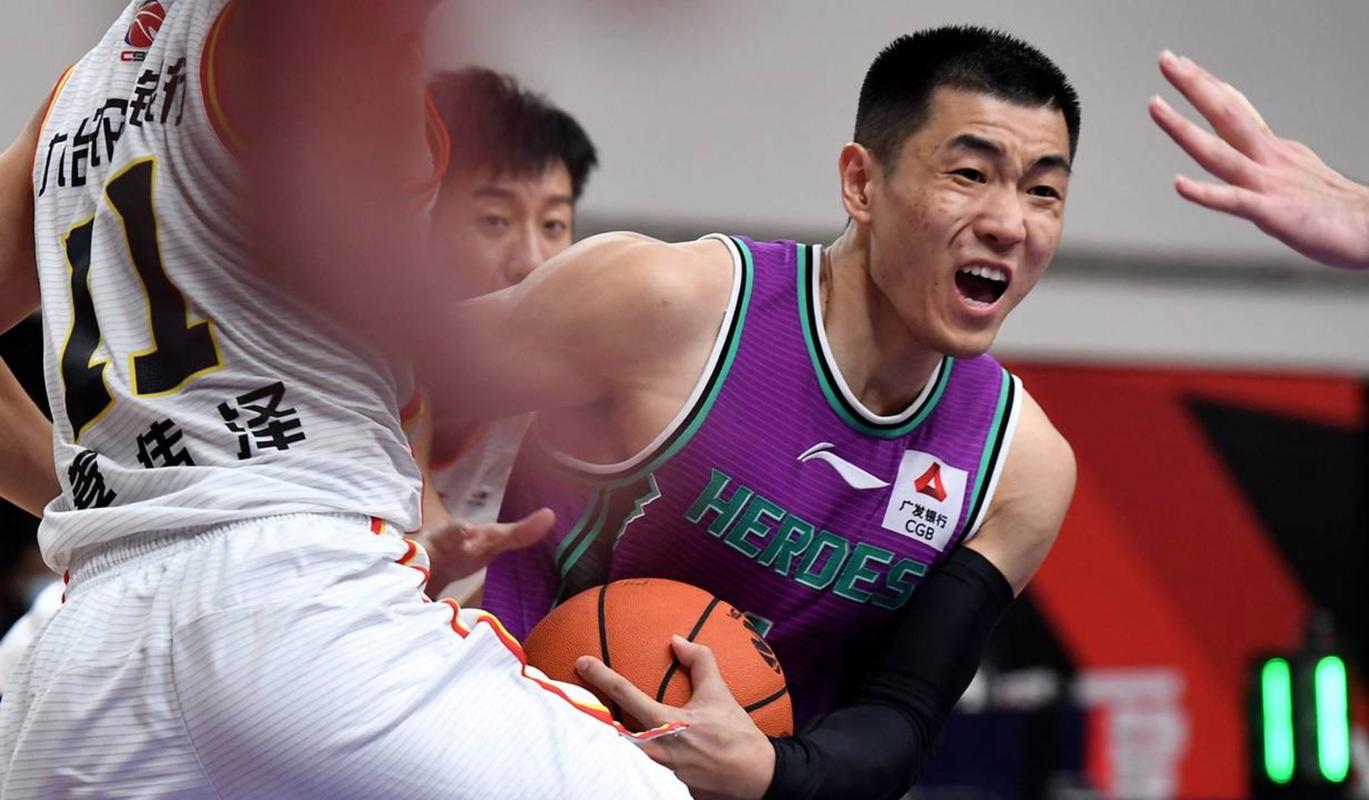 状态低迷！高诗岩5中1得7分2板4助2断吃2T被驱逐&2打0接球脱手