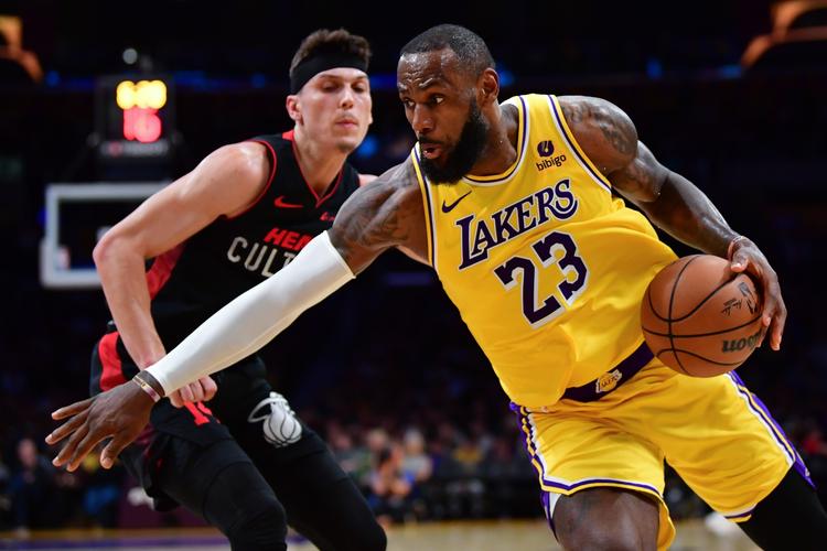 nba热火vs湖人热火队员，nba热火对湖人2020